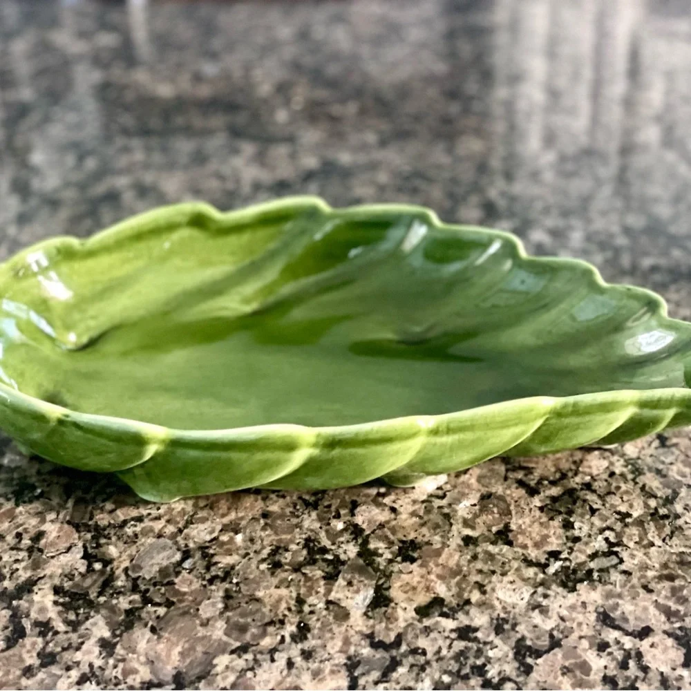Italian Green Leaf-Shaped Ceramic Dish - Picture 2 of 11